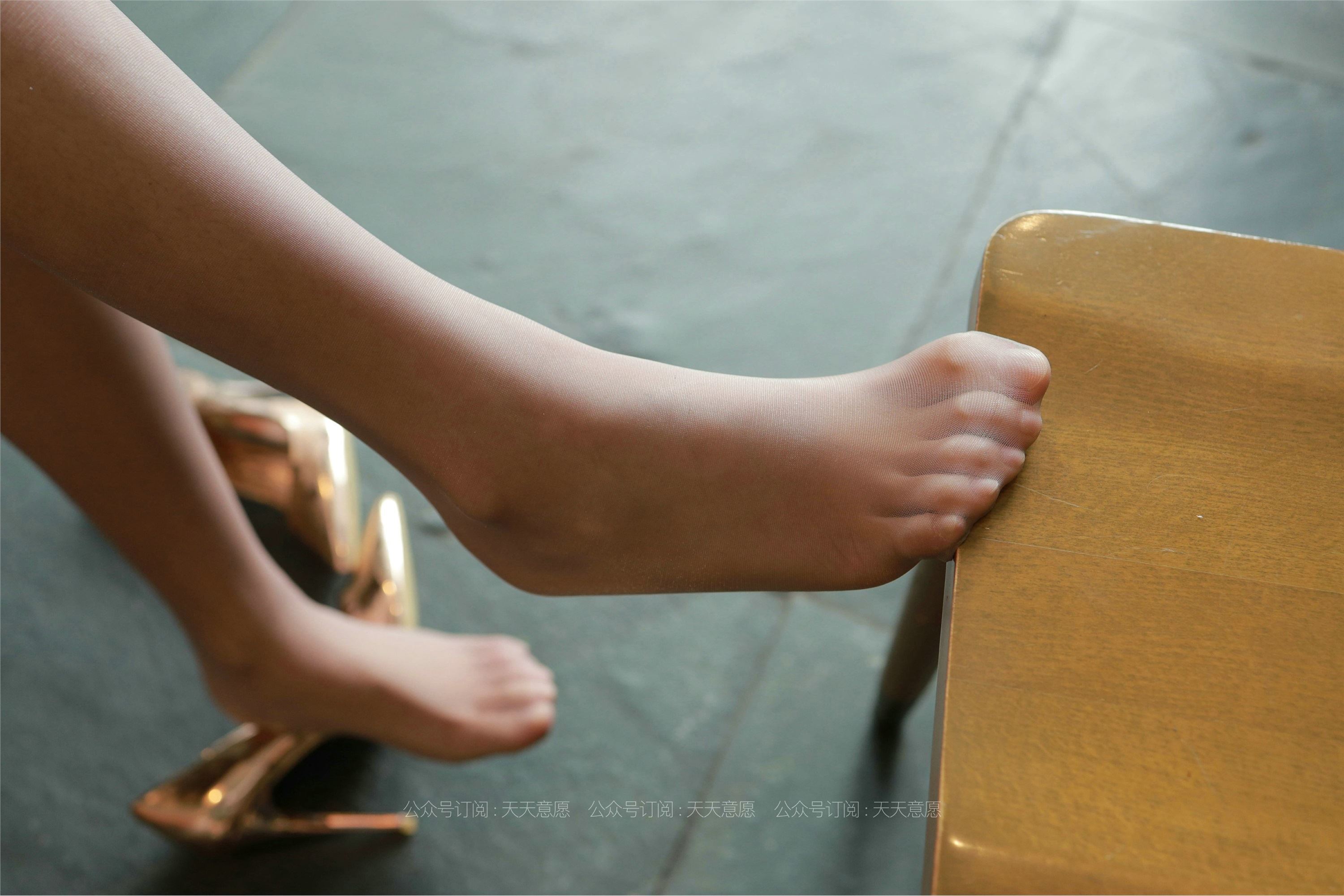 IESS异思趣向  2021.07.26 丝享家871：婉苹《沙发上的OL》